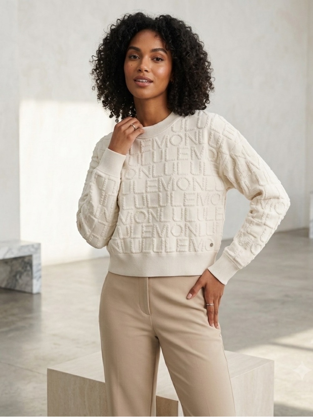 lululemon athletica Cream Textured Logo Crewneck Sweater size XS Preowned